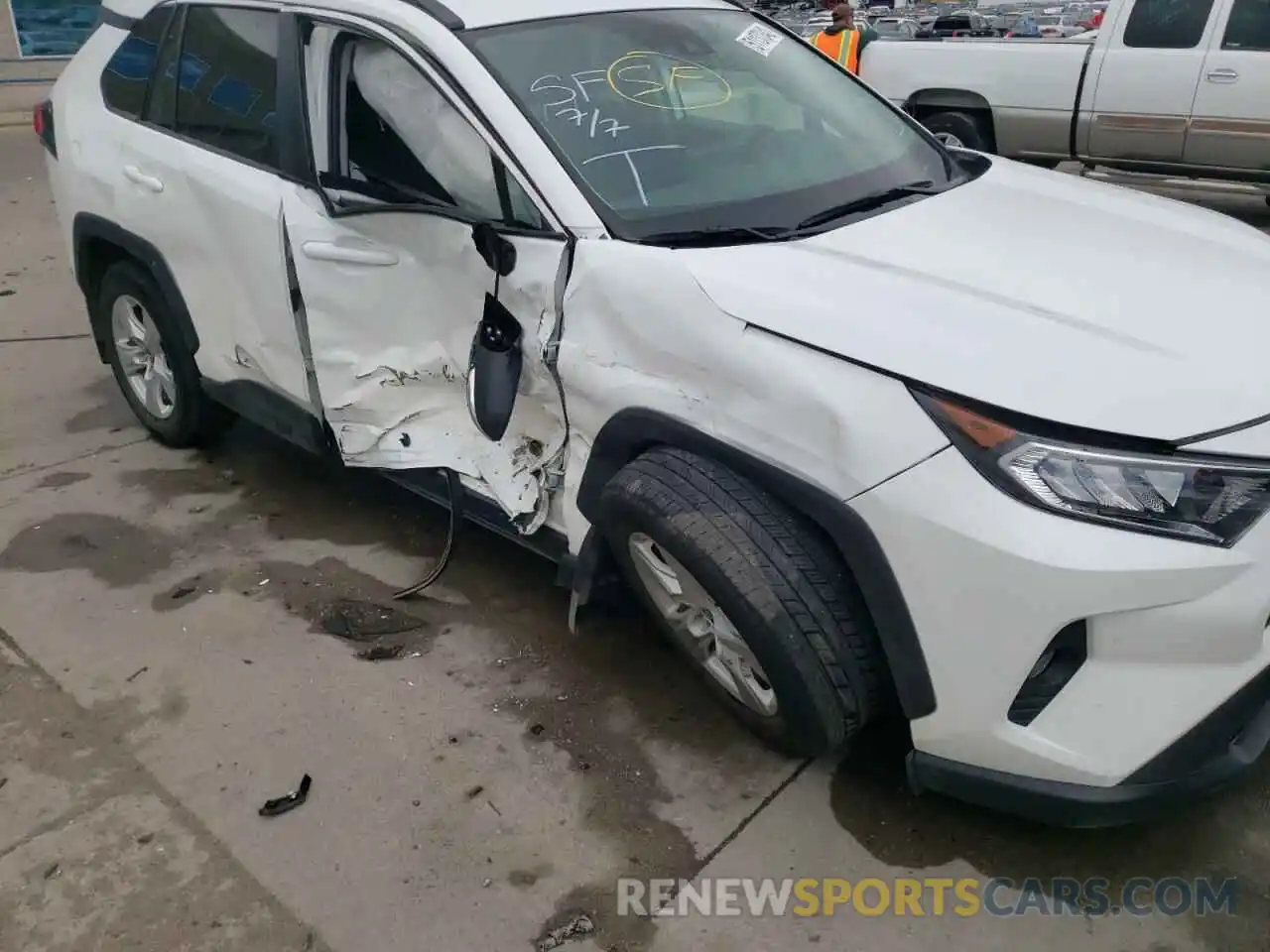 9 Photograph of a damaged car 2T3P1RFV2MC196206 TOYOTA RAV4 2021