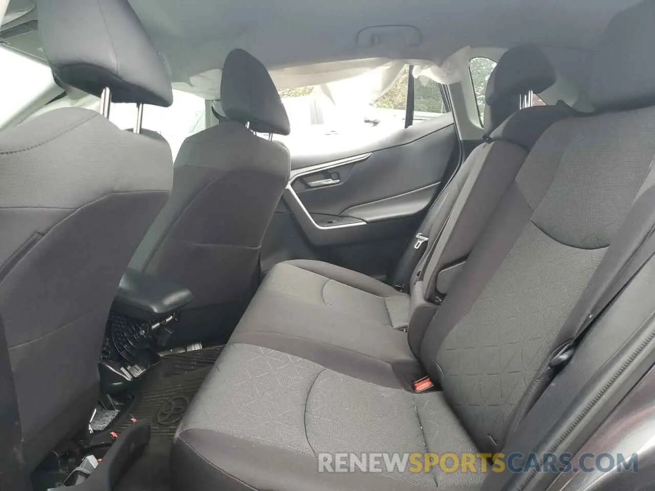 12 Photograph of a damaged car 2T3P1RFV2MC217278 TOYOTA RAV4 2021