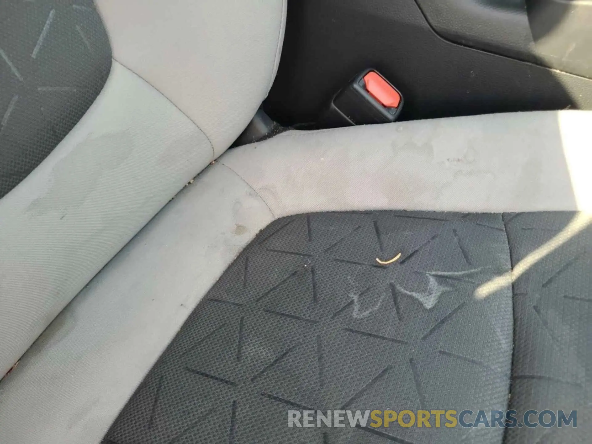 18 Photograph of a damaged car 2T3P1RFV2MC223839 TOYOTA RAV4 2021