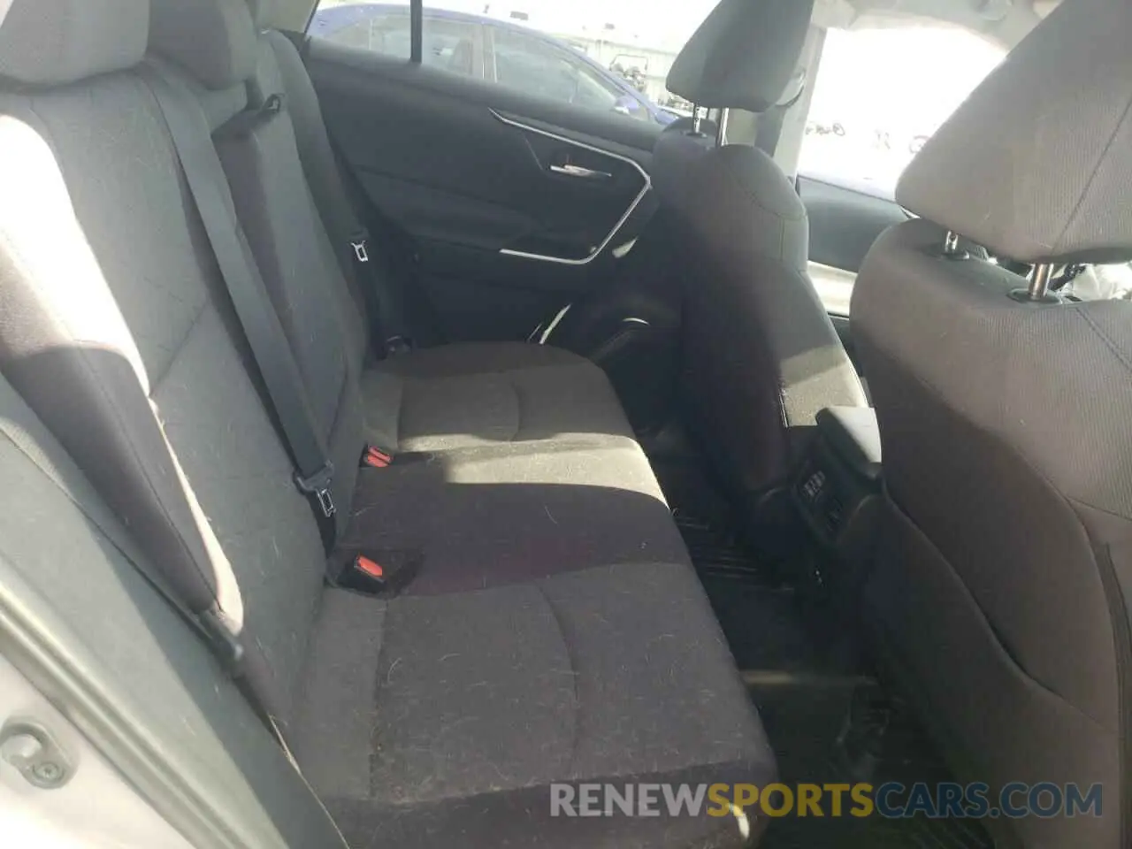 10 Photograph of a damaged car 2T3P1RFV2MC254749 TOYOTA RAV4 2021