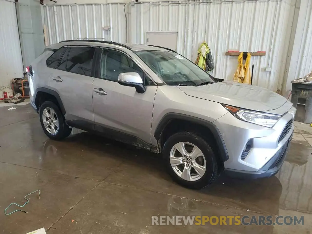 4 Photograph of a damaged car 2T3P1RFV2MW150213 TOYOTA RAV4 2021