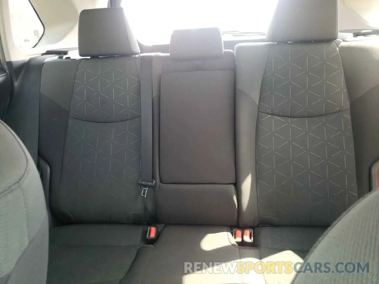 10 Photograph of a damaged car 2T3P1RFV2MW156688 TOYOTA RAV4 2021
