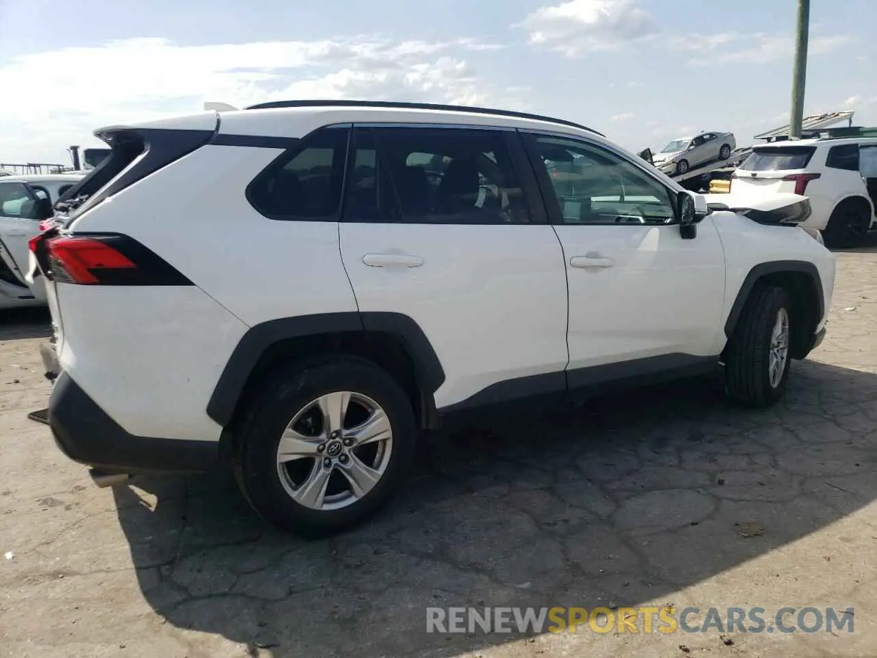 3 Photograph of a damaged car 2T3P1RFV2MW156688 TOYOTA RAV4 2021