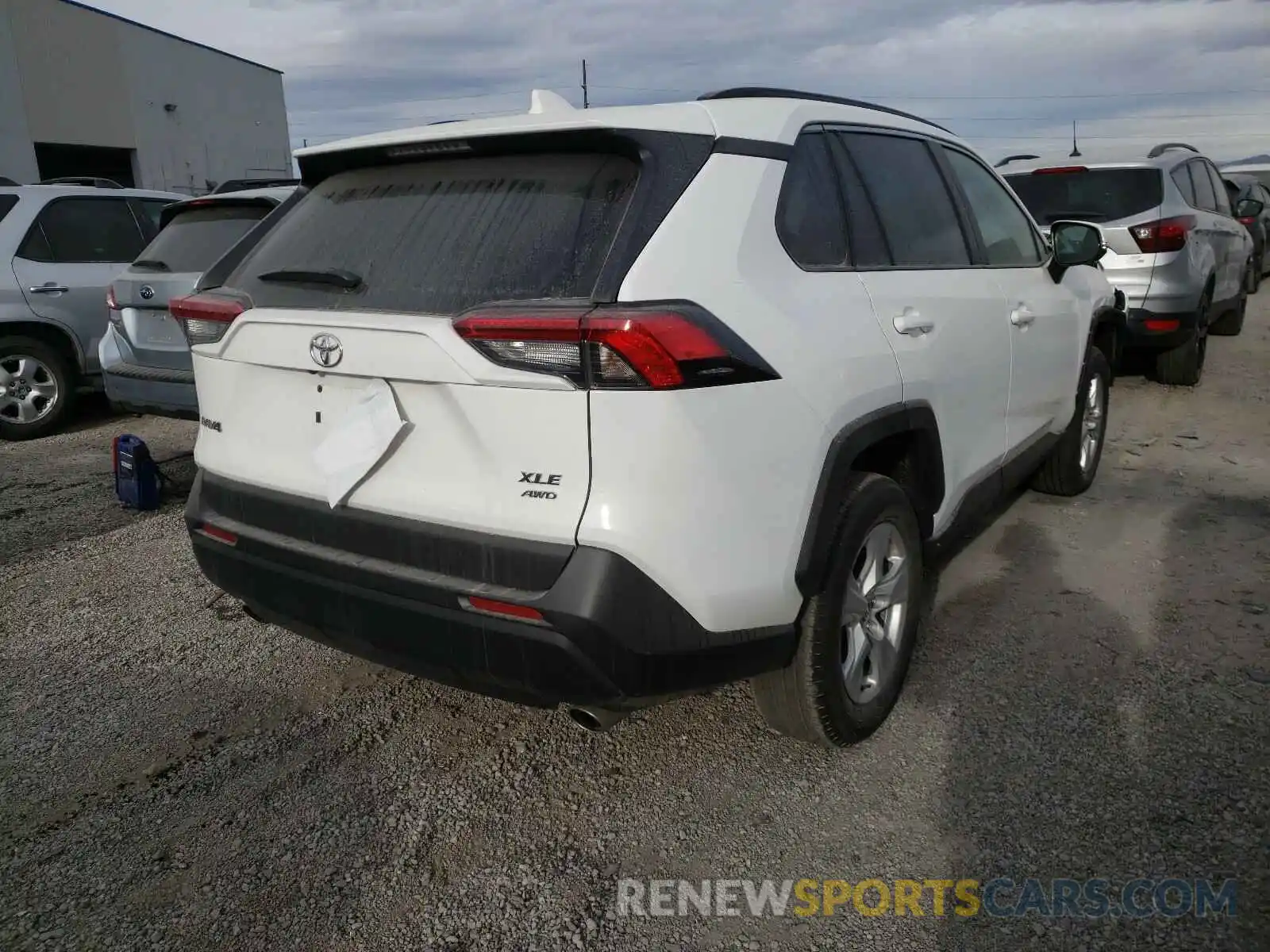 4 Photograph of a damaged car 2T3P1RFV2MW159168 TOYOTA RAV4 2021