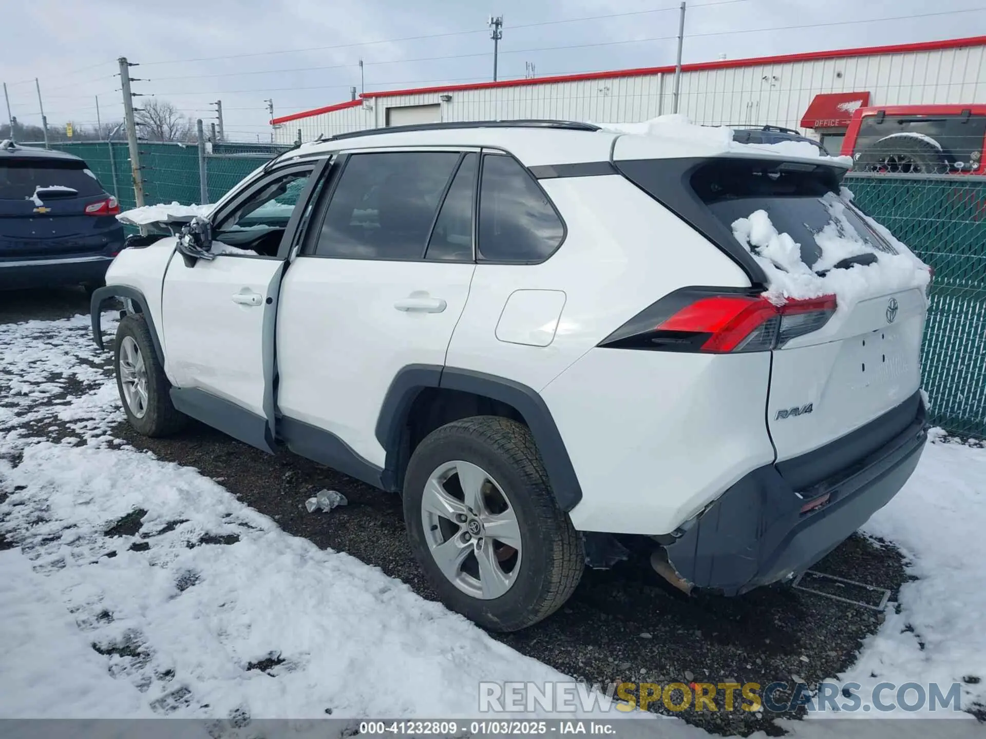 3 Photograph of a damaged car 2T3P1RFV2MW161602 TOYOTA RAV4 2021