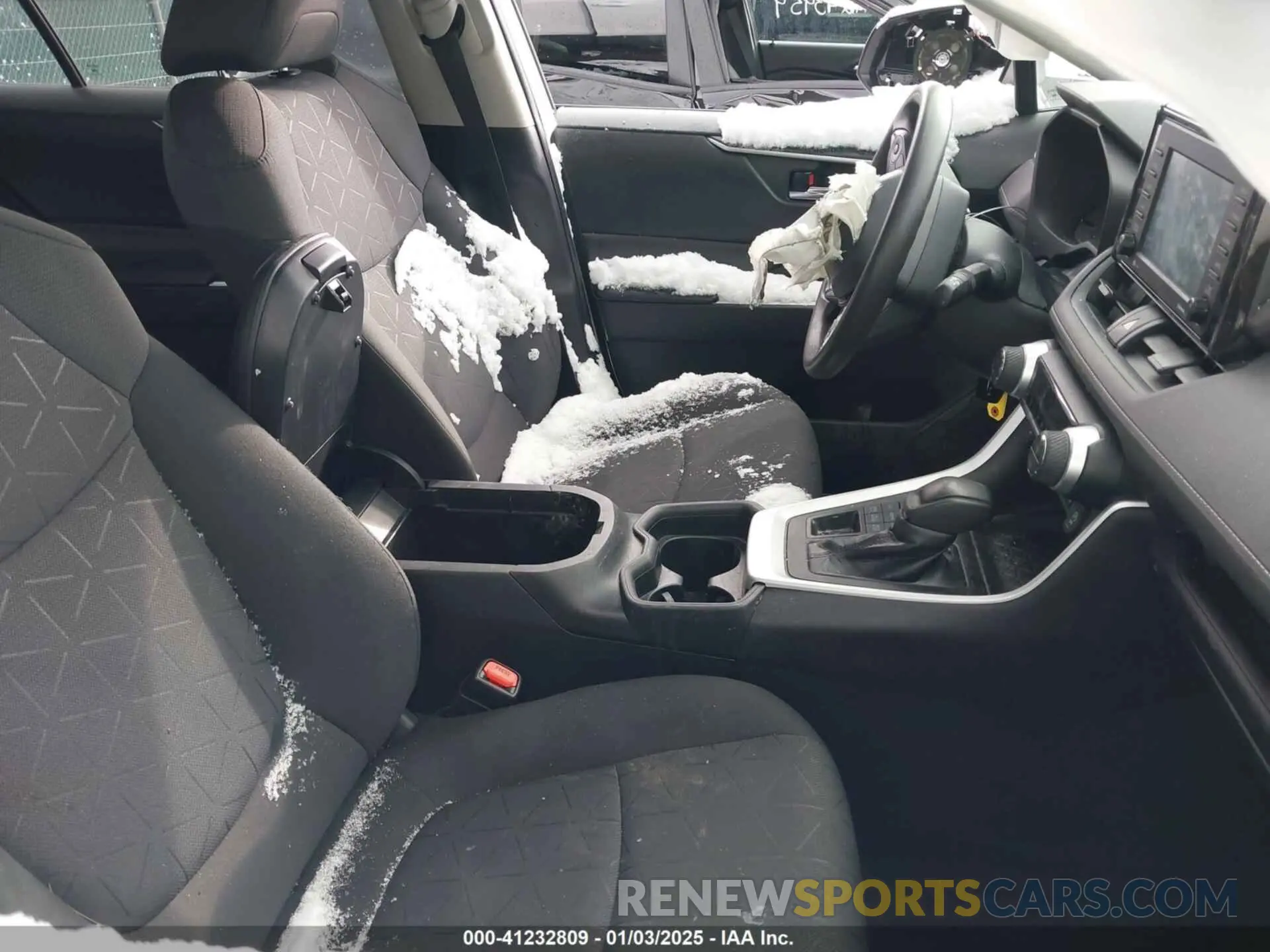 5 Photograph of a damaged car 2T3P1RFV2MW161602 TOYOTA RAV4 2021