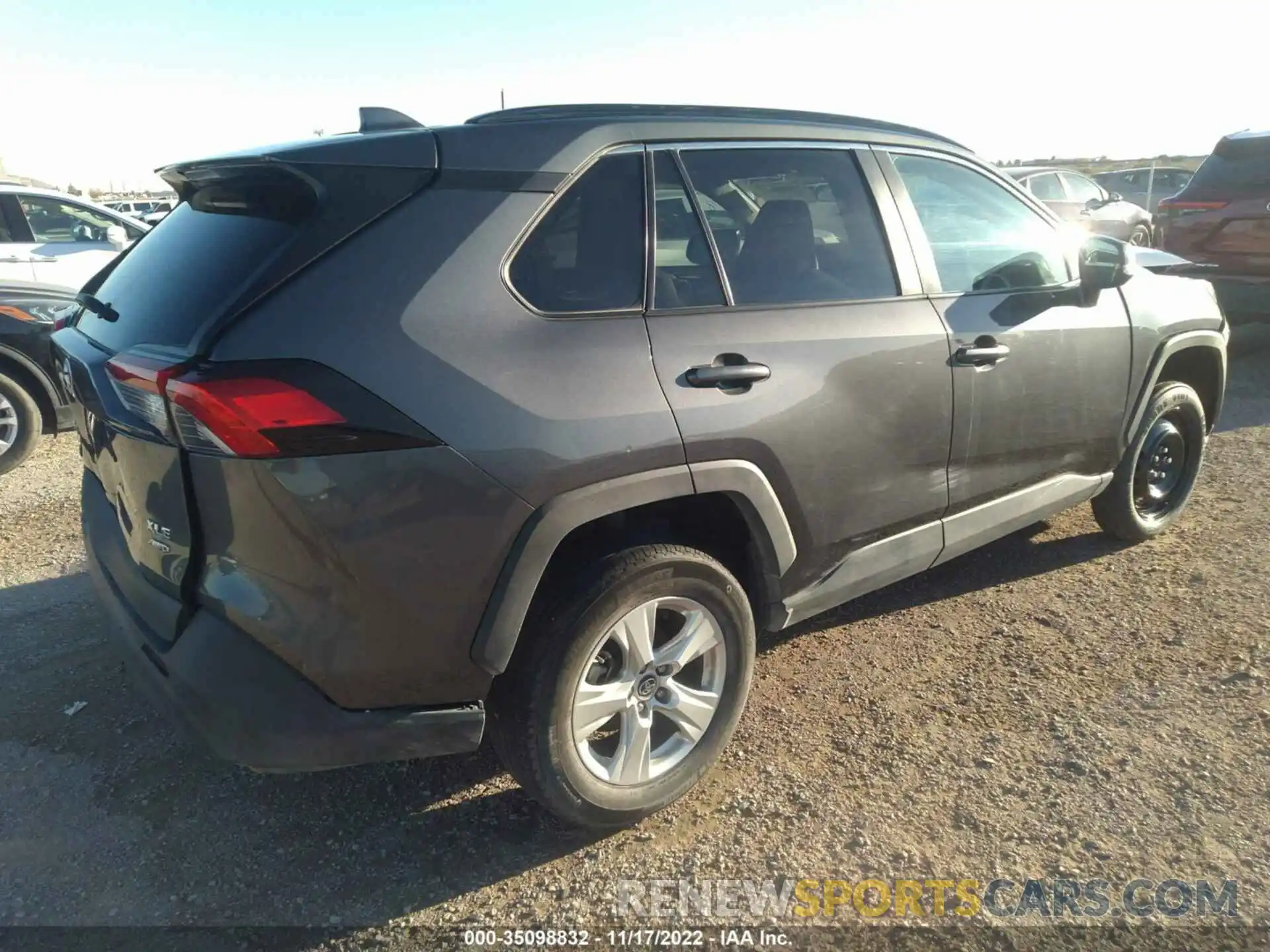 4 Photograph of a damaged car 2T3P1RFV2MW162295 TOYOTA RAV4 2021