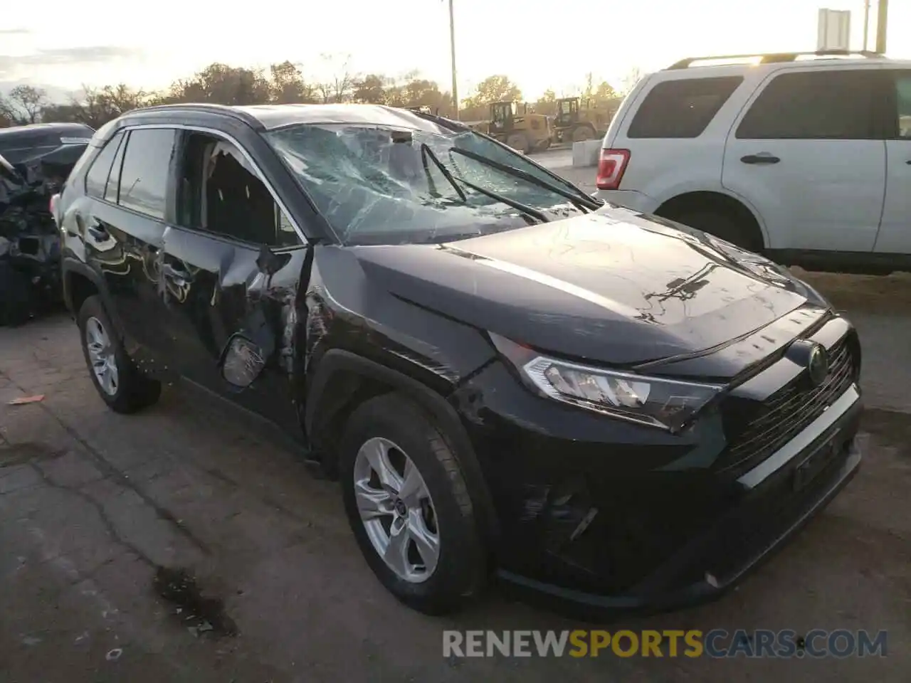 1 Photograph of a damaged car 2T3P1RFV2MW204027 TOYOTA RAV4 2021