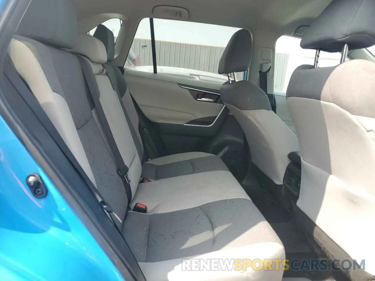11 Photograph of a damaged car 2T3P1RFV2MW206067 TOYOTA RAV4 2021