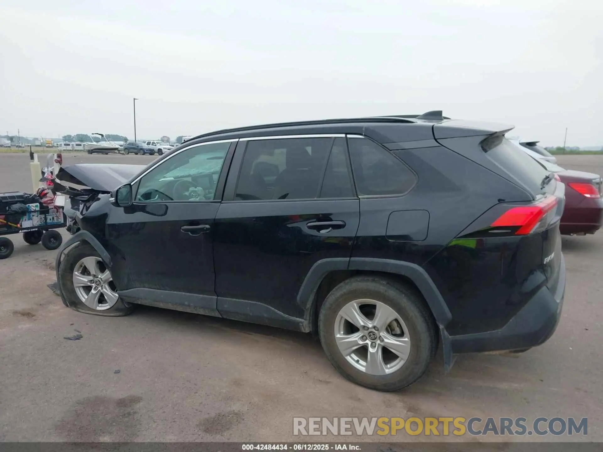 14 Photograph of a damaged car 2T3P1RFV2MW208496 TOYOTA RAV4 2021