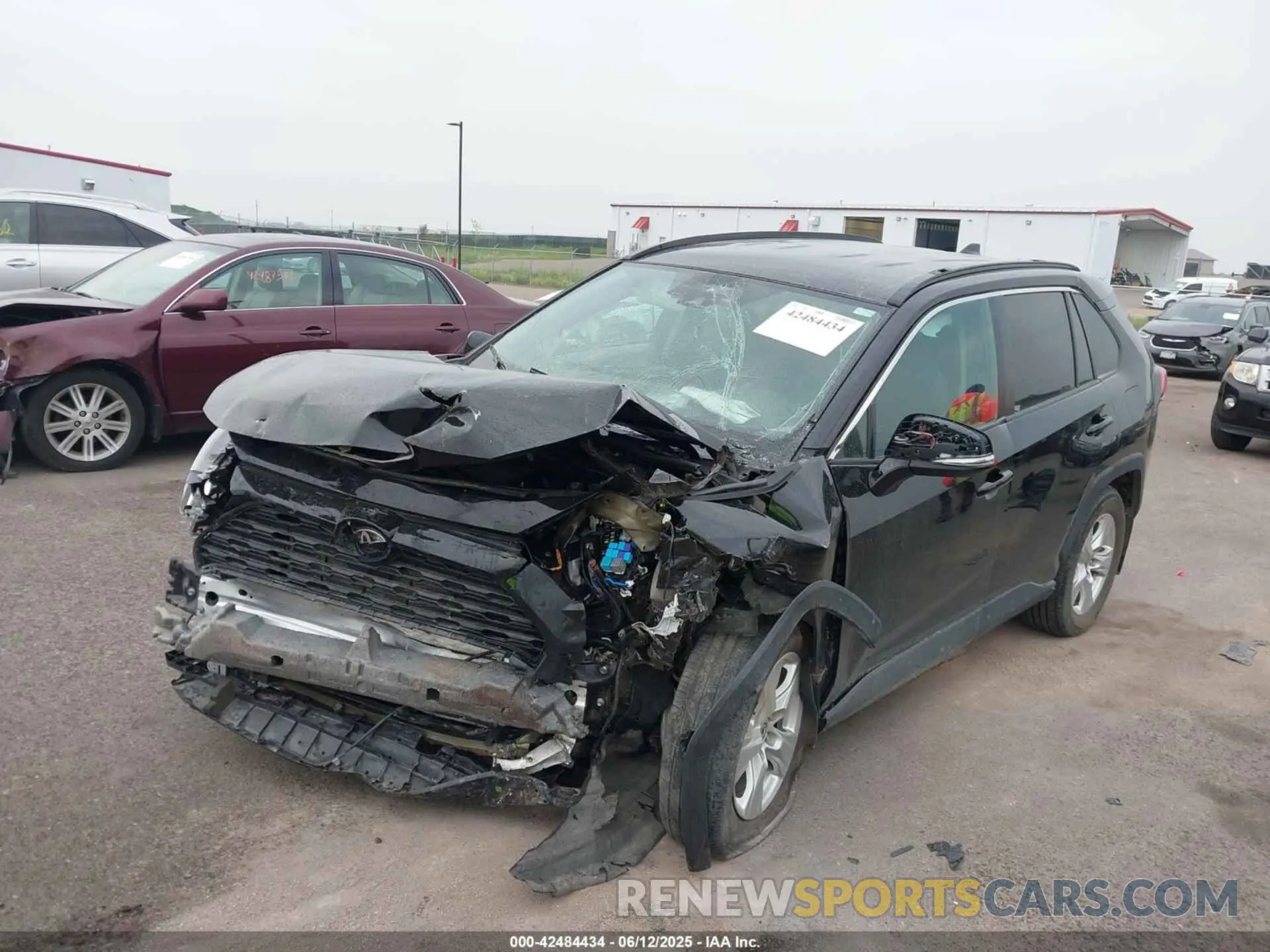 2 Photograph of a damaged car 2T3P1RFV2MW208496 TOYOTA RAV4 2021