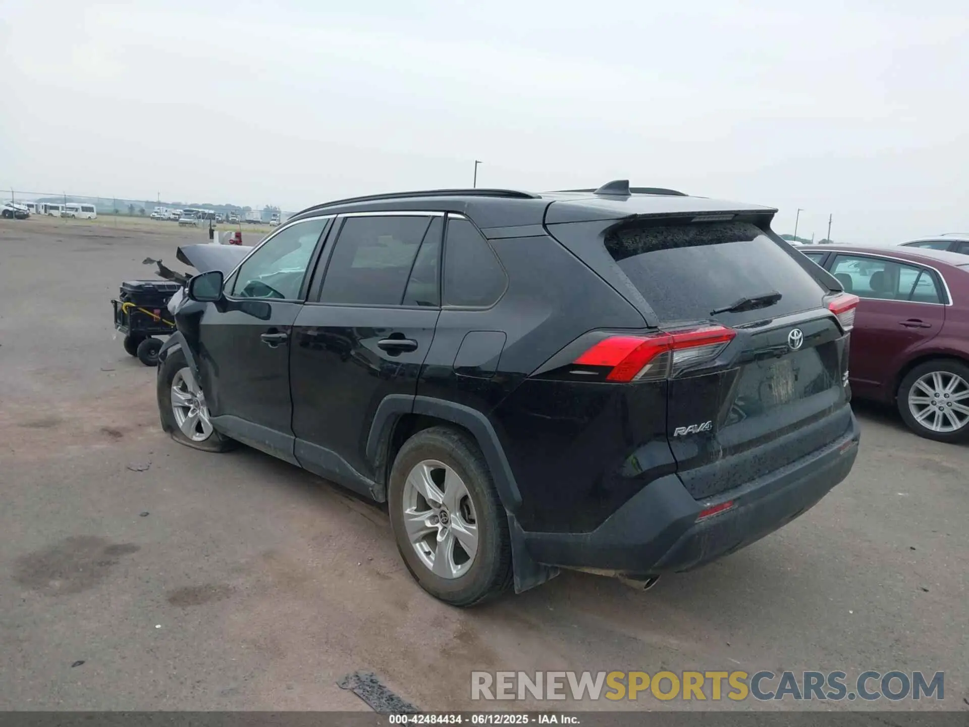 3 Photograph of a damaged car 2T3P1RFV2MW208496 TOYOTA RAV4 2021
