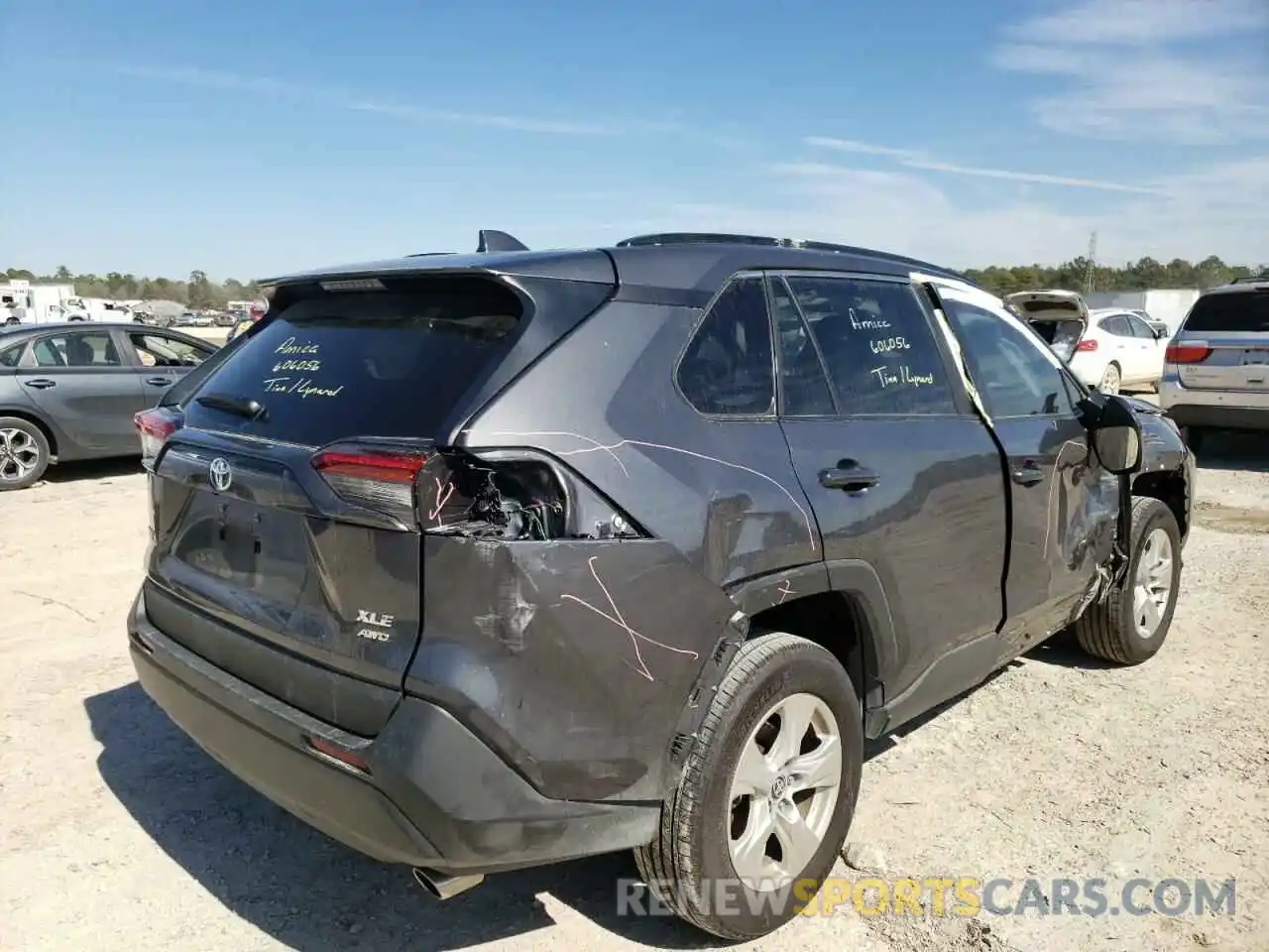 4 Photograph of a damaged car 2T3P1RFV2MW220051 TOYOTA RAV4 2021