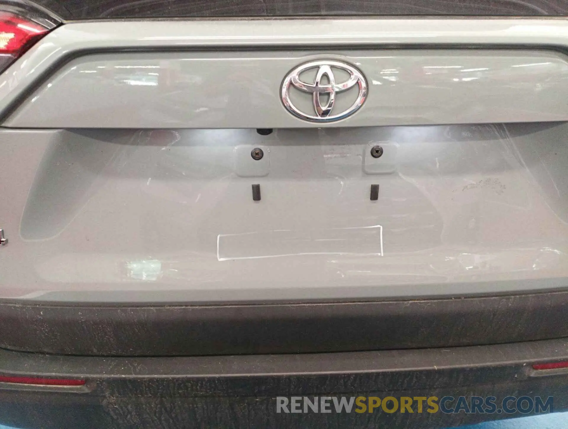 11 Photograph of a damaged car 2T3P1RFV2MW225640 TOYOTA RAV4 2021