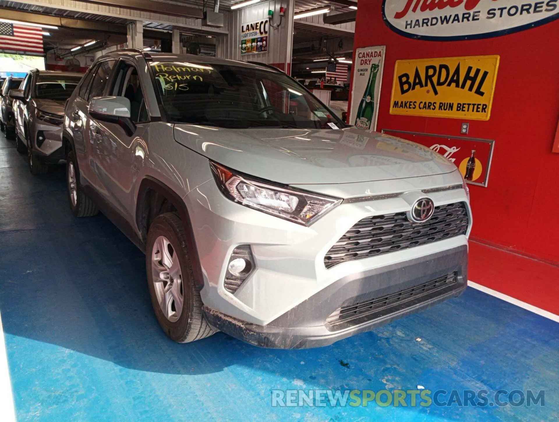 33 Photograph of a damaged car 2T3P1RFV2MW225640 TOYOTA RAV4 2021