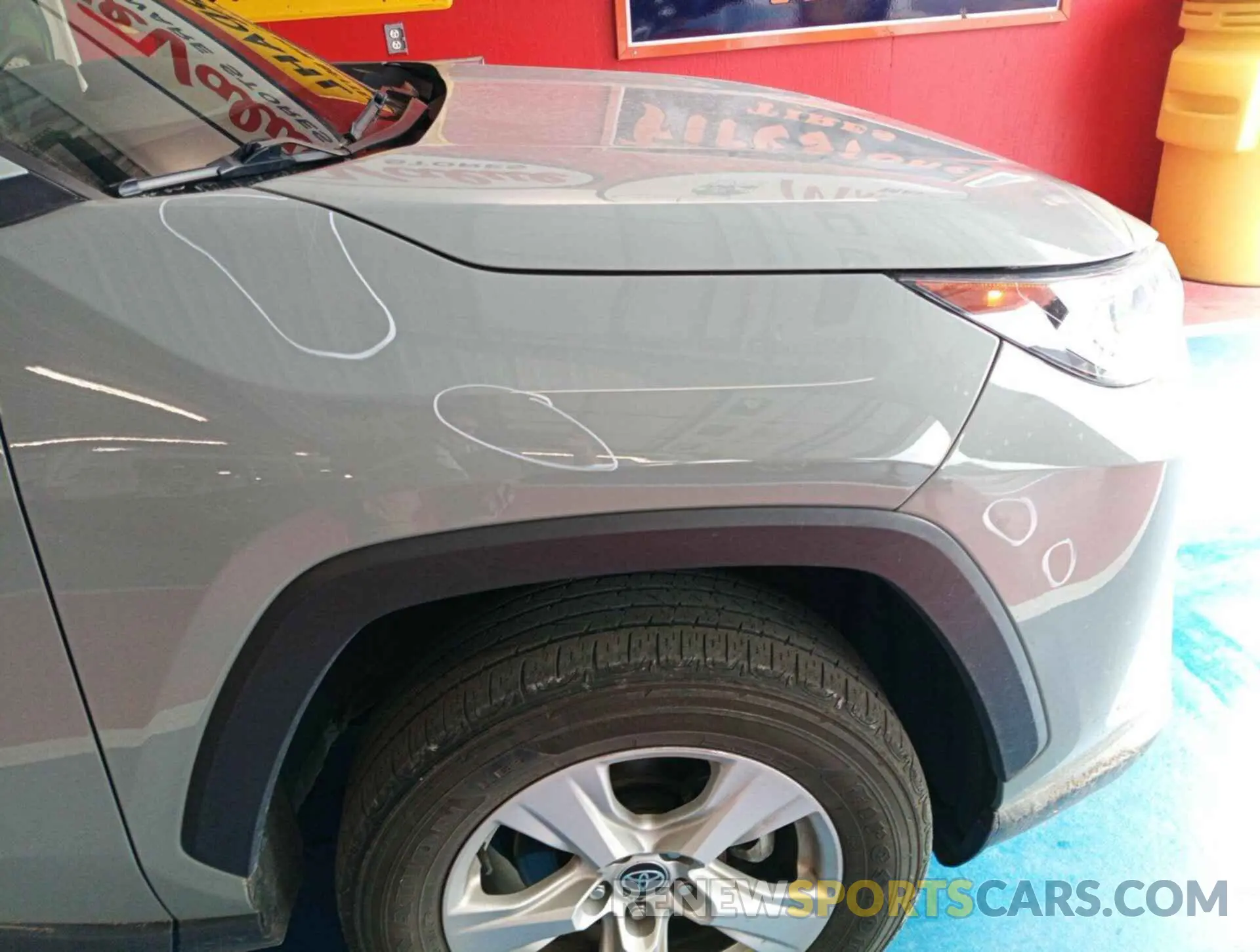 4 Photograph of a damaged car 2T3P1RFV2MW225640 TOYOTA RAV4 2021