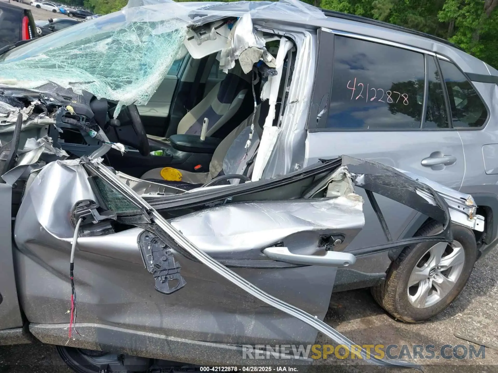 16 Photograph of a damaged car 2T3P1RFV3MC167877 TOYOTA RAV4 2021