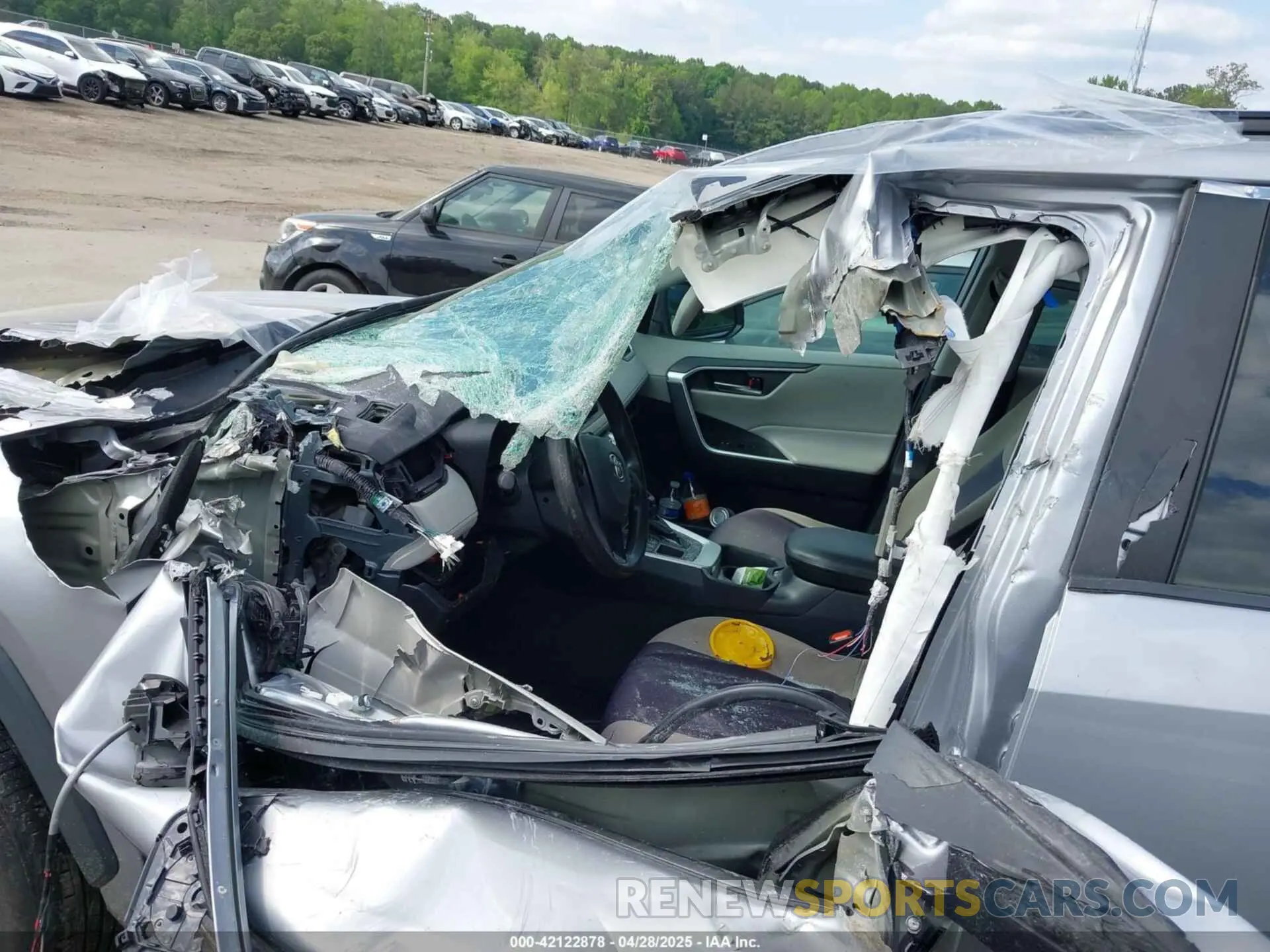 18 Photograph of a damaged car 2T3P1RFV3MC167877 TOYOTA RAV4 2021