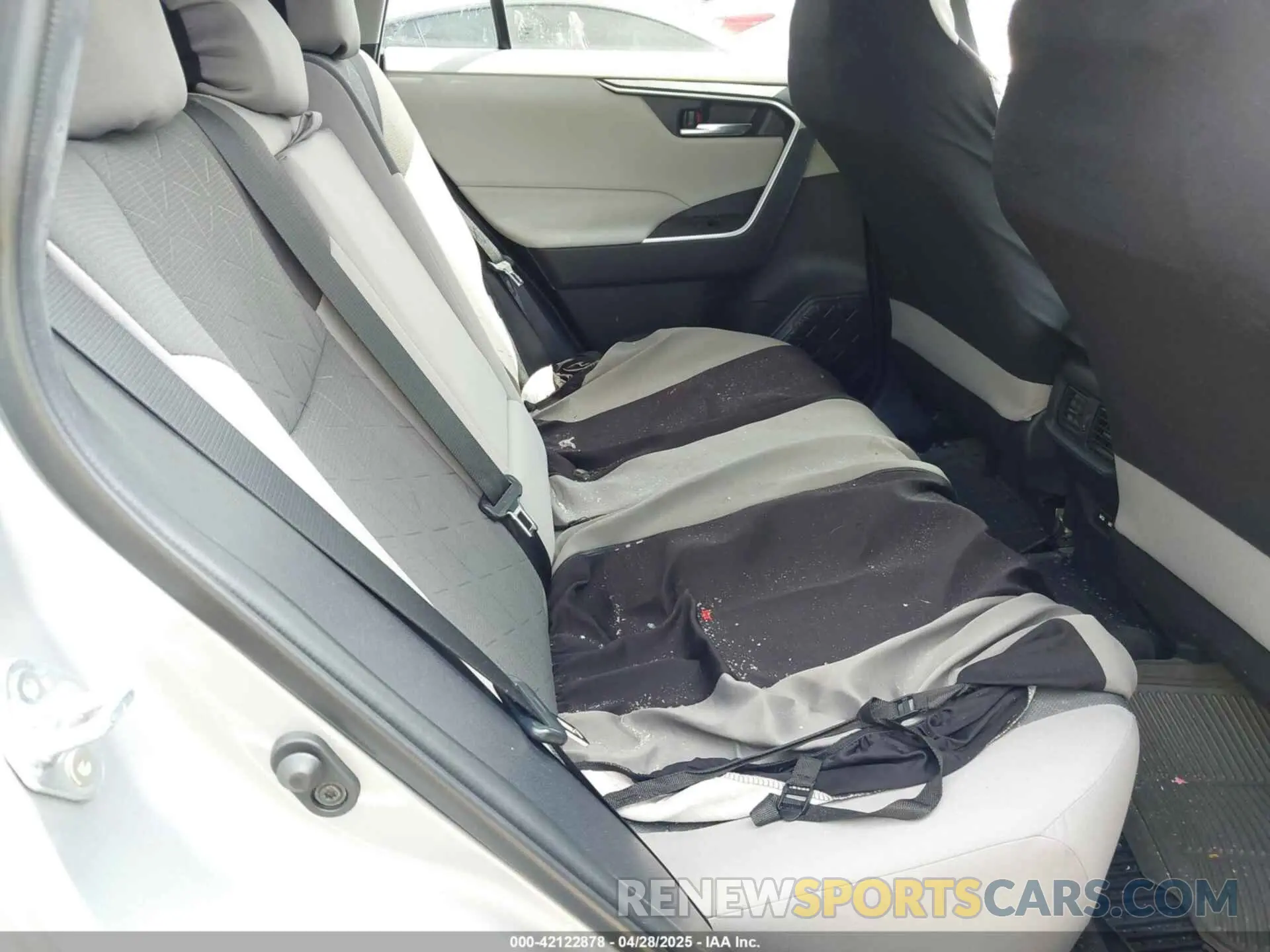8 Photograph of a damaged car 2T3P1RFV3MC167877 TOYOTA RAV4 2021