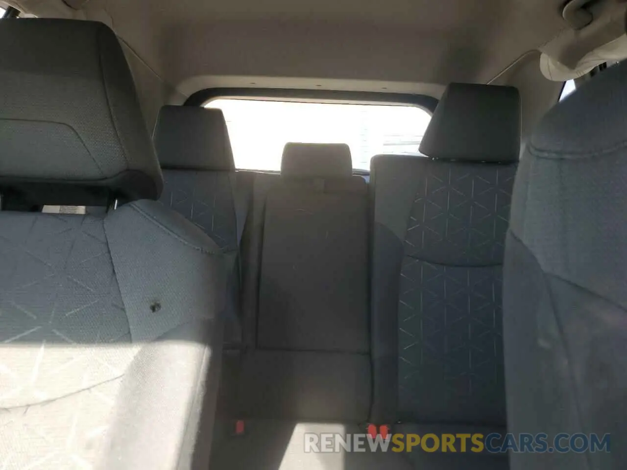 10 Photograph of a damaged car 2T3P1RFV3MC169094 TOYOTA RAV4 2021