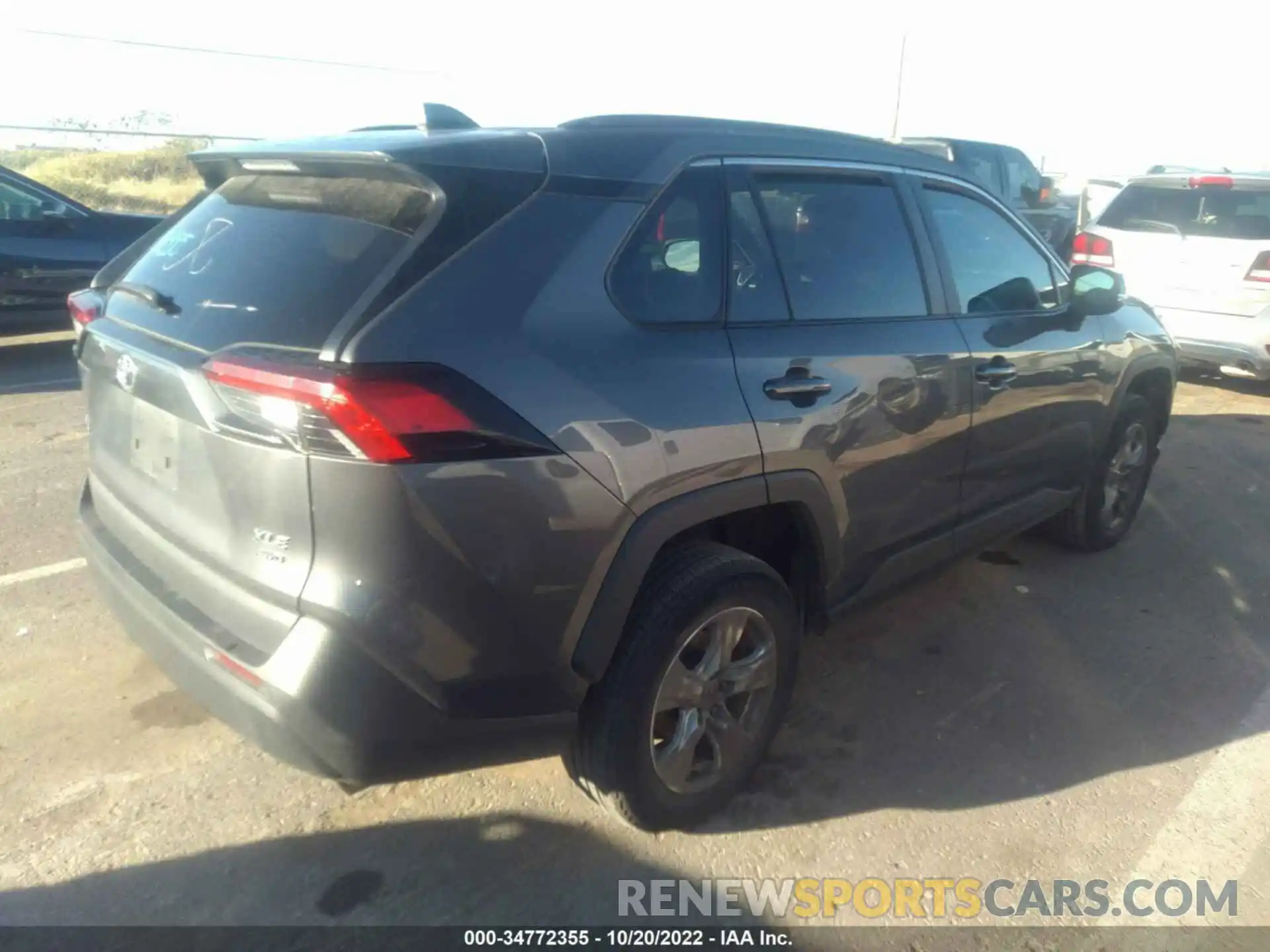 4 Photograph of a damaged car 2T3P1RFV3MW157932 TOYOTA RAV4 2021