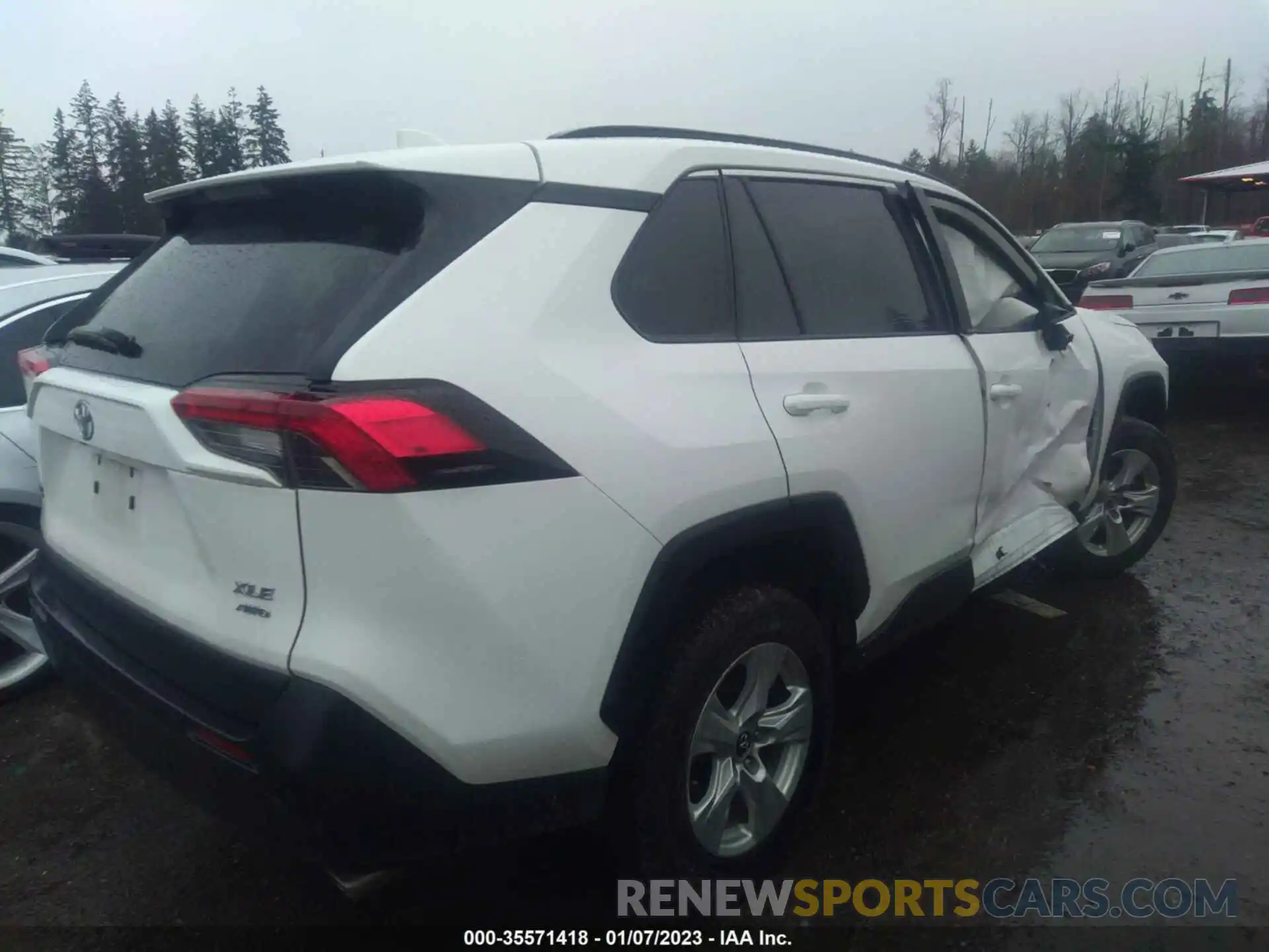 4 Photograph of a damaged car 2T3P1RFV3MW160183 TOYOTA RAV4 2021