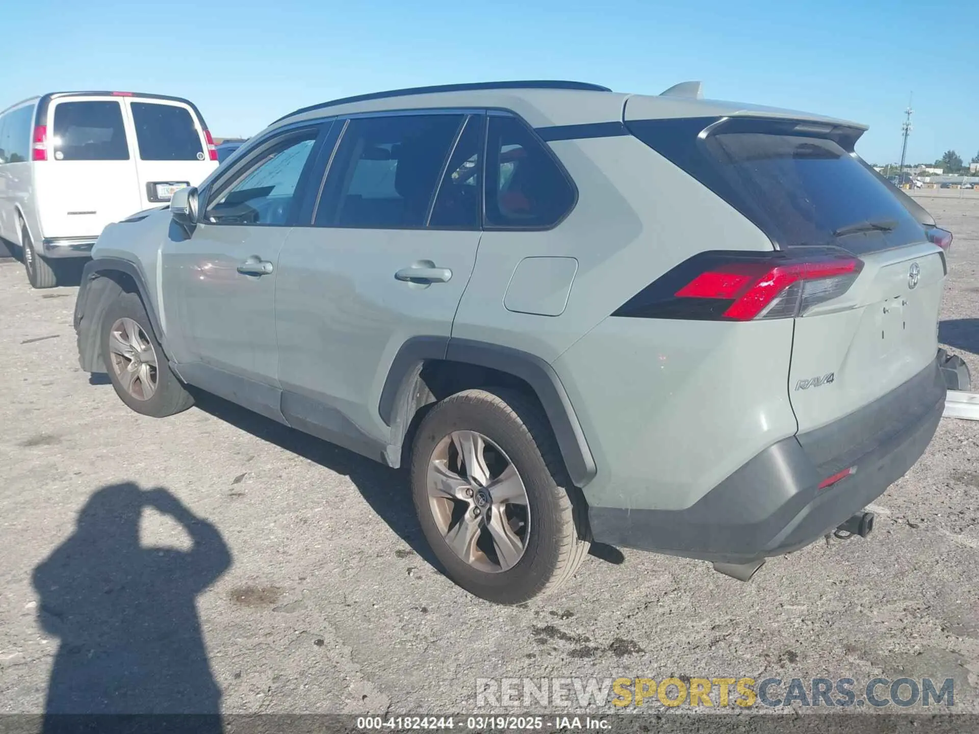 3 Photograph of a damaged car 2T3P1RFV3MW172706 TOYOTA RAV4 2021