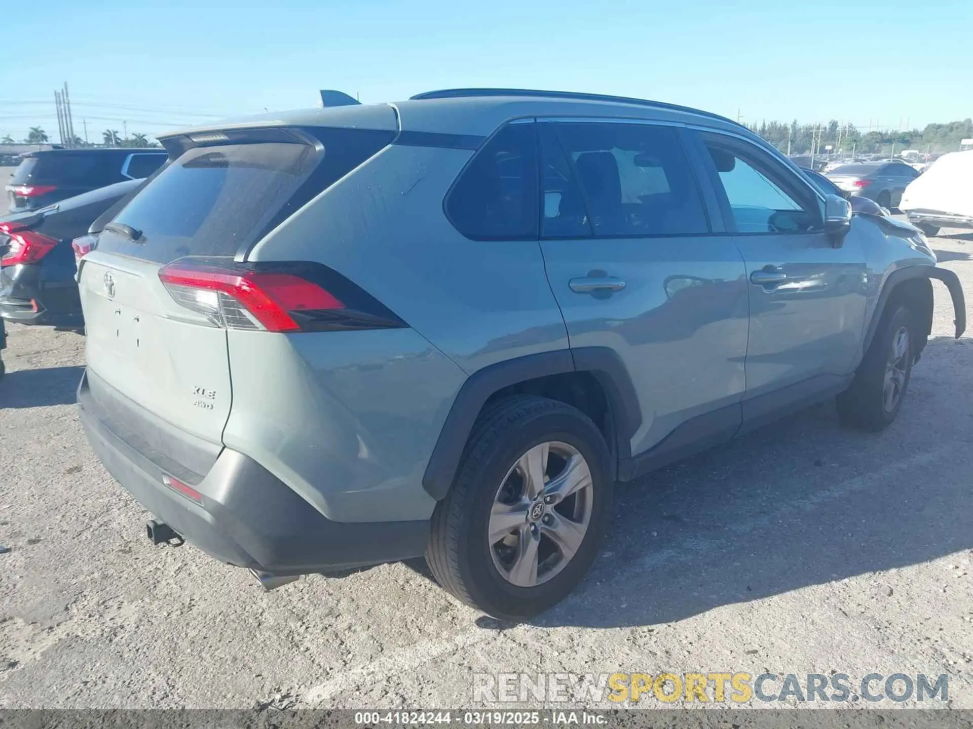 4 Photograph of a damaged car 2T3P1RFV3MW172706 TOYOTA RAV4 2021