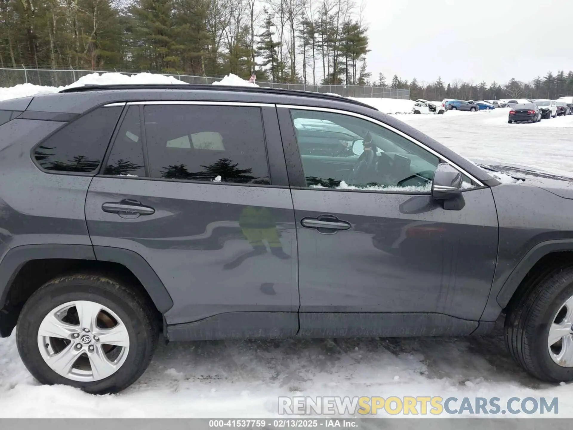 13 Photograph of a damaged car 2T3P1RFV3MW175931 TOYOTA RAV4 2021