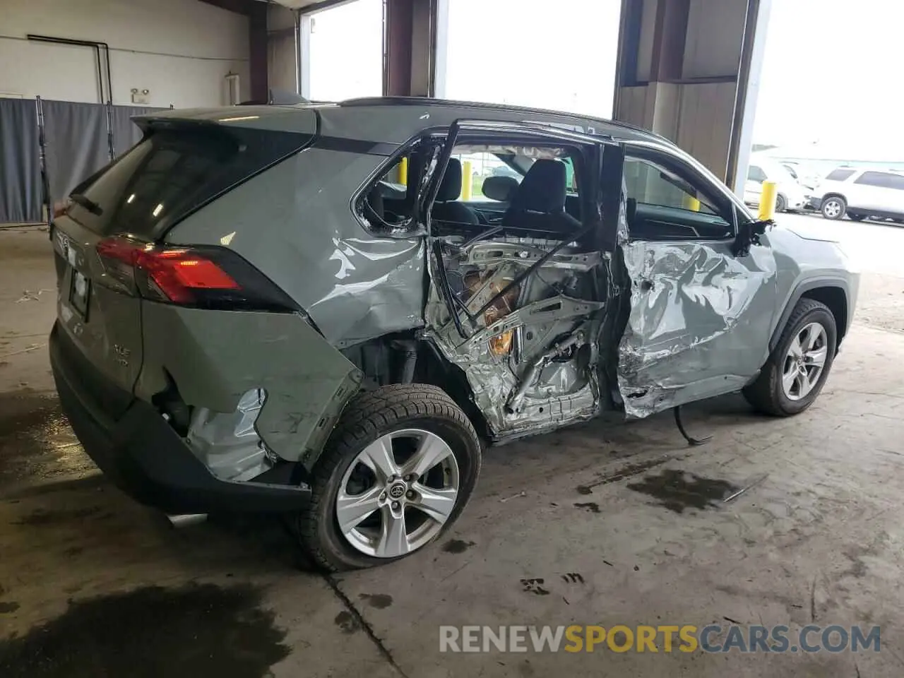 3 Photograph of a damaged car 2T3P1RFV3MW193832 TOYOTA RAV4 2021
