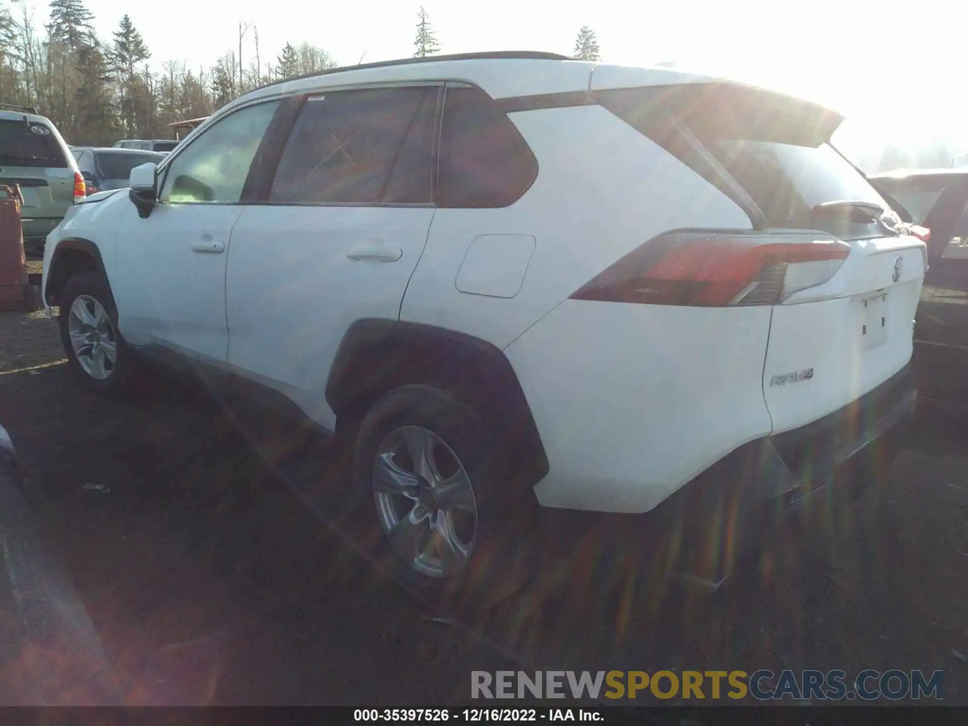 3 Photograph of a damaged car 2T3P1RFV3MW214761 TOYOTA RAV4 2021