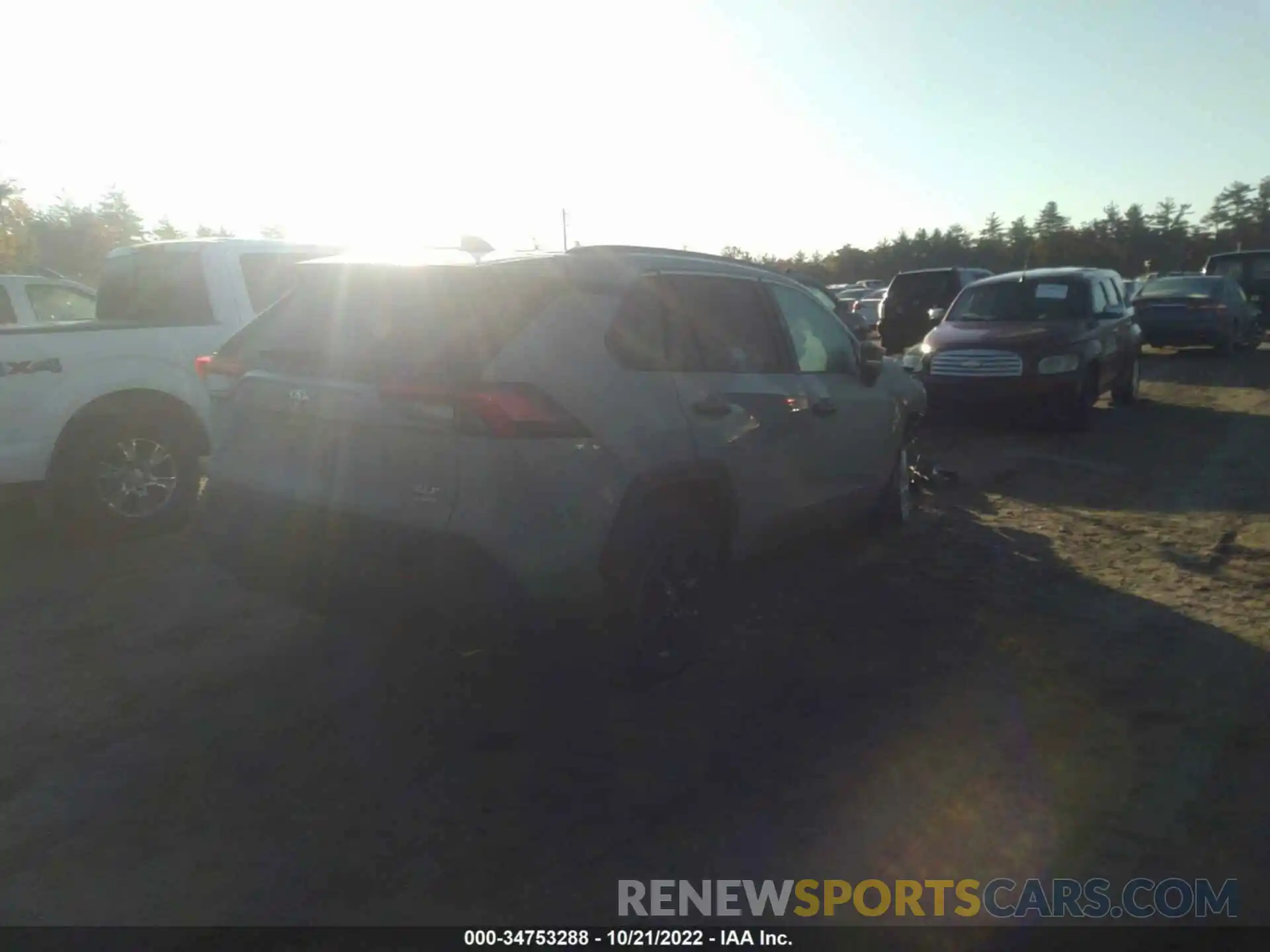 4 Photograph of a damaged car 2T3P1RFV3MW234265 TOYOTA RAV4 2021