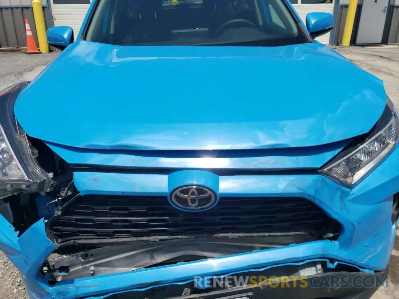 12 Photograph of a damaged car 2T3P1RFV4MC146133 TOYOTA RAV4 2021