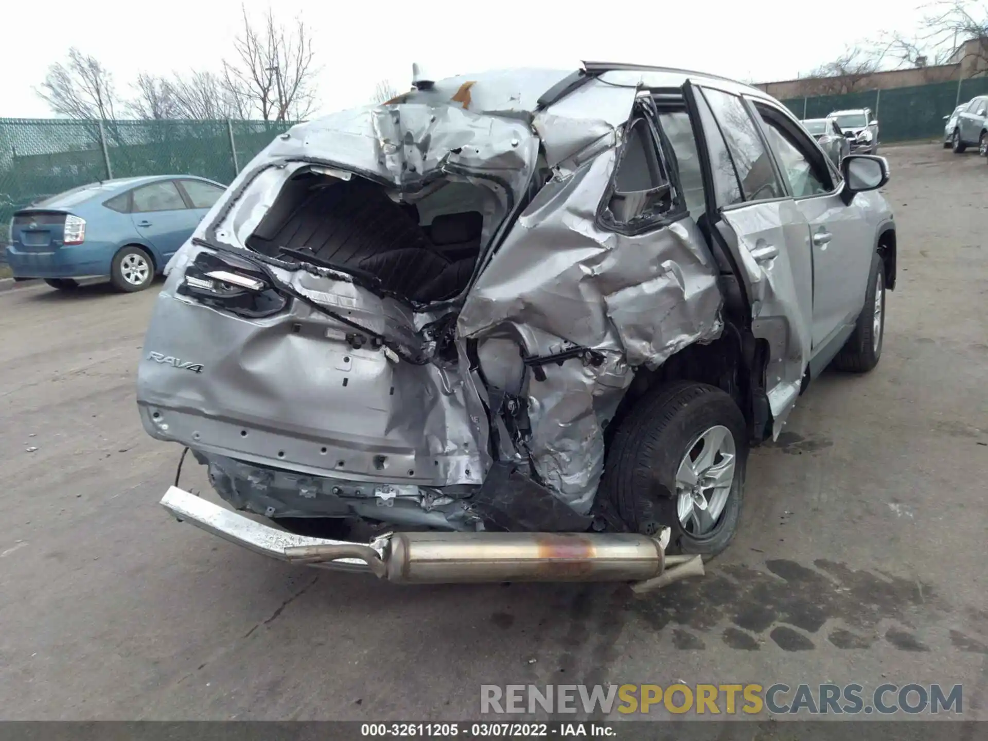 6 Photograph of a damaged car 2T3P1RFV4MC166642 TOYOTA RAV4 2021