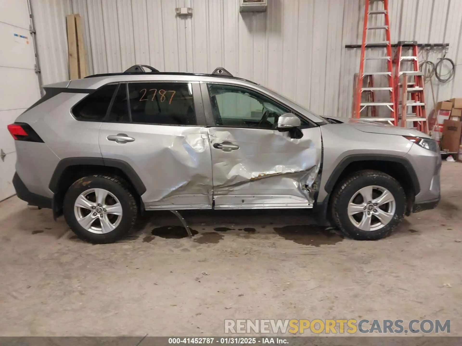 13 Photograph of a damaged car 2T3P1RFV4MC177270 TOYOTA RAV4 2021