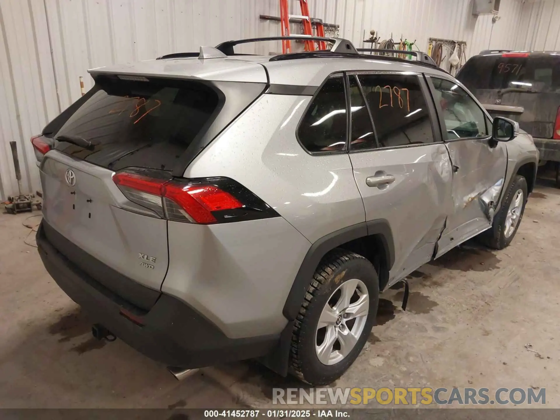 4 Photograph of a damaged car 2T3P1RFV4MC177270 TOYOTA RAV4 2021