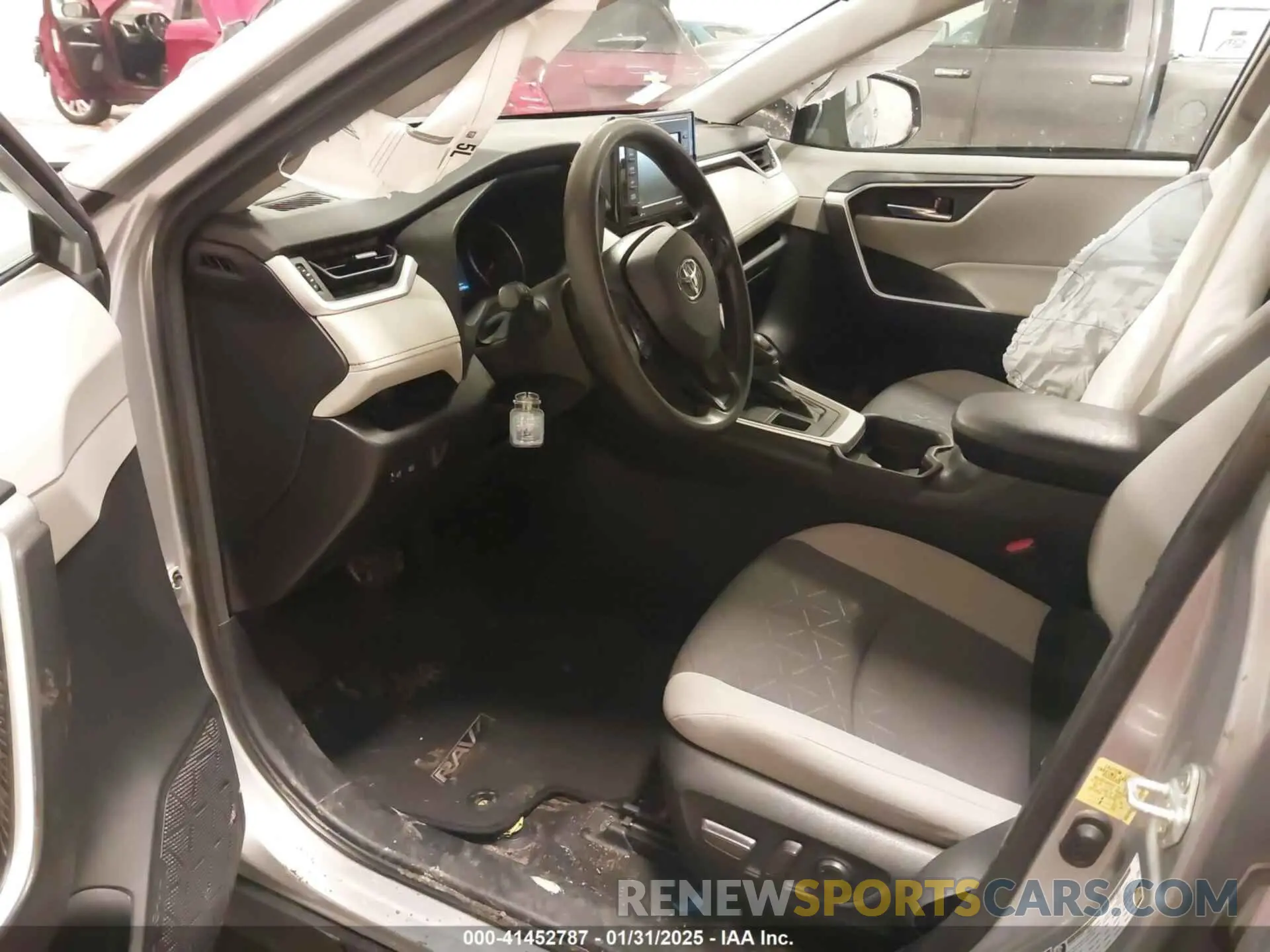 5 Photograph of a damaged car 2T3P1RFV4MC177270 TOYOTA RAV4 2021