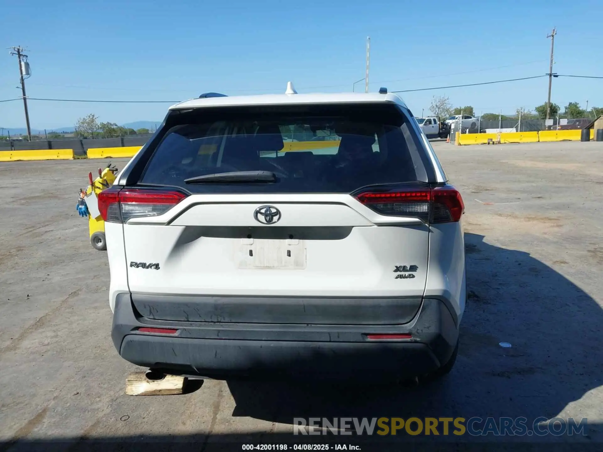 16 Photograph of a damaged car 2T3P1RFV4MC210249 TOYOTA RAV4 2021