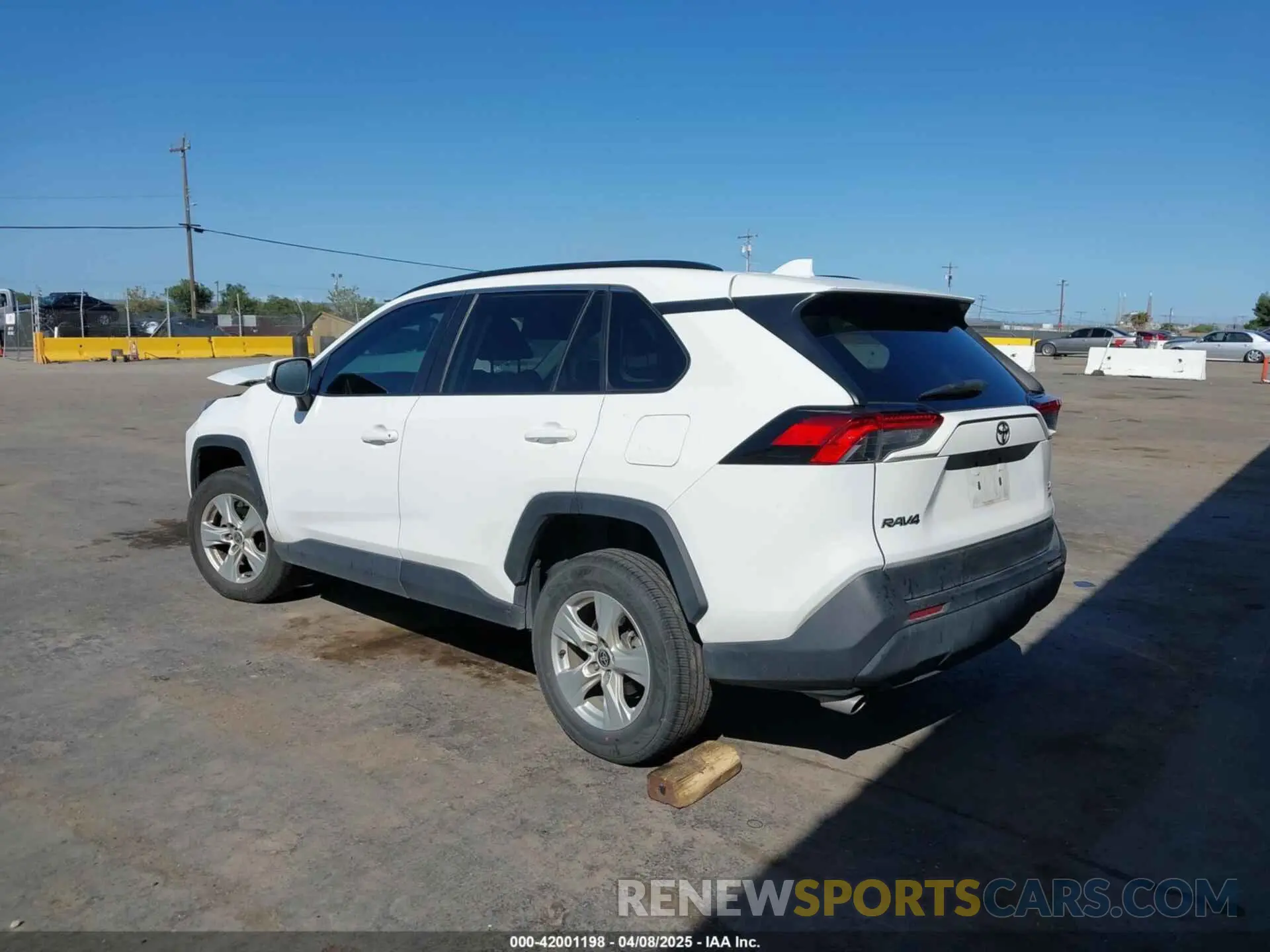 3 Photograph of a damaged car 2T3P1RFV4MC210249 TOYOTA RAV4 2021