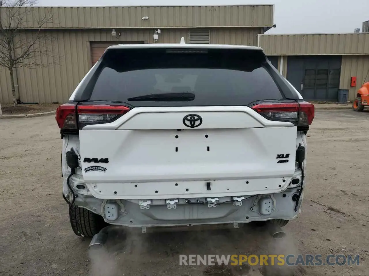 6 Photograph of a damaged car 2T3P1RFV4MC226435 TOYOTA RAV4 2021
