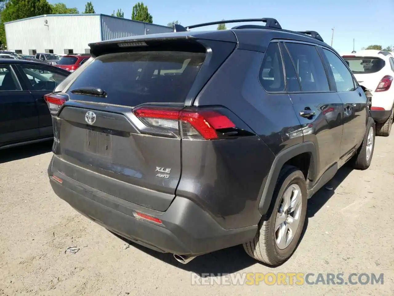 4 Photograph of a damaged car 2T3P1RFV4MC231120 TOYOTA RAV4 2021