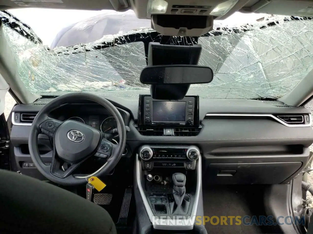 8 Photograph of a damaged car 2T3P1RFV4MC232431 TOYOTA RAV4 2021