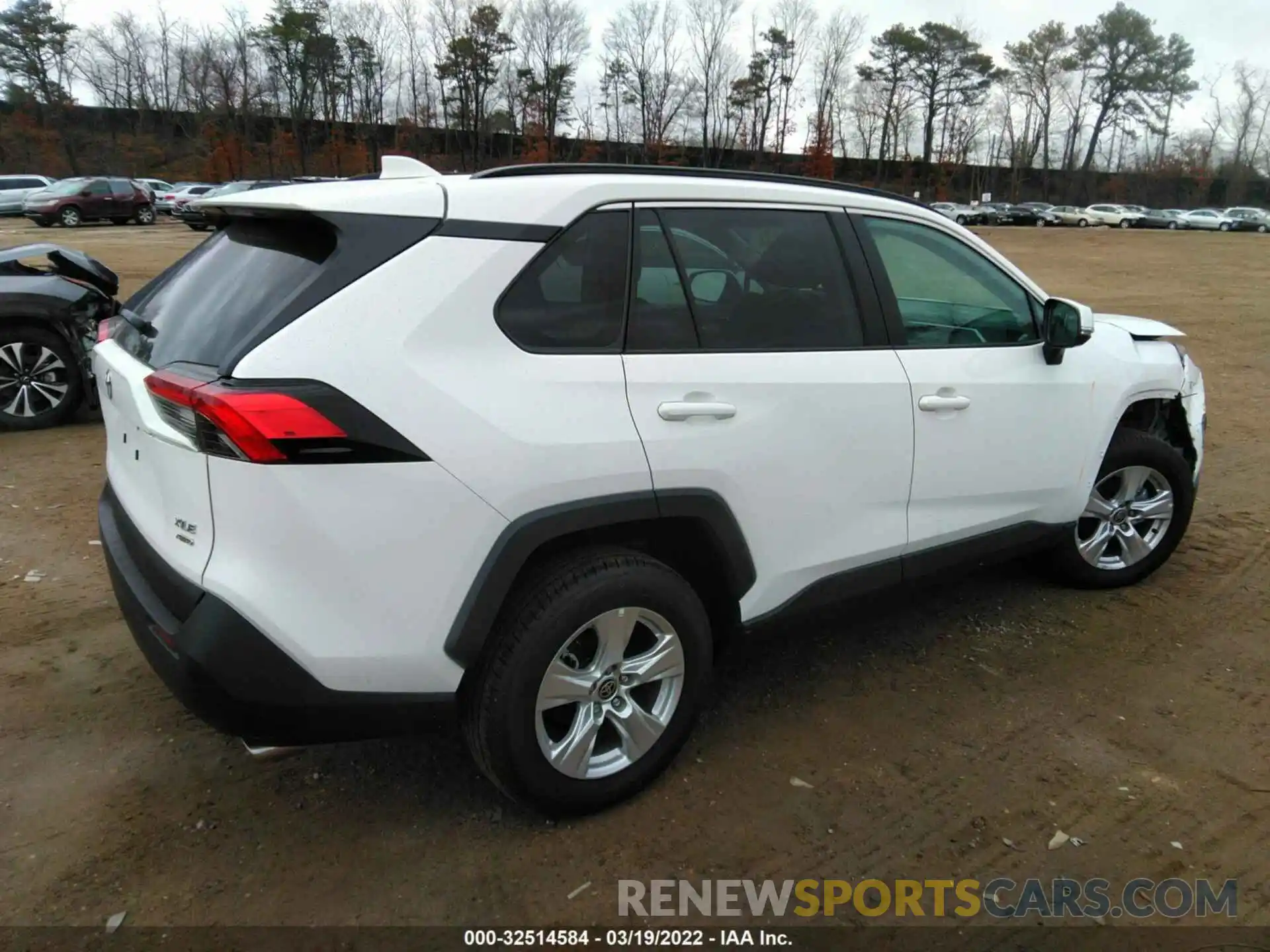 4 Photograph of a damaged car 2T3P1RFV4MC235586 TOYOTA RAV4 2021