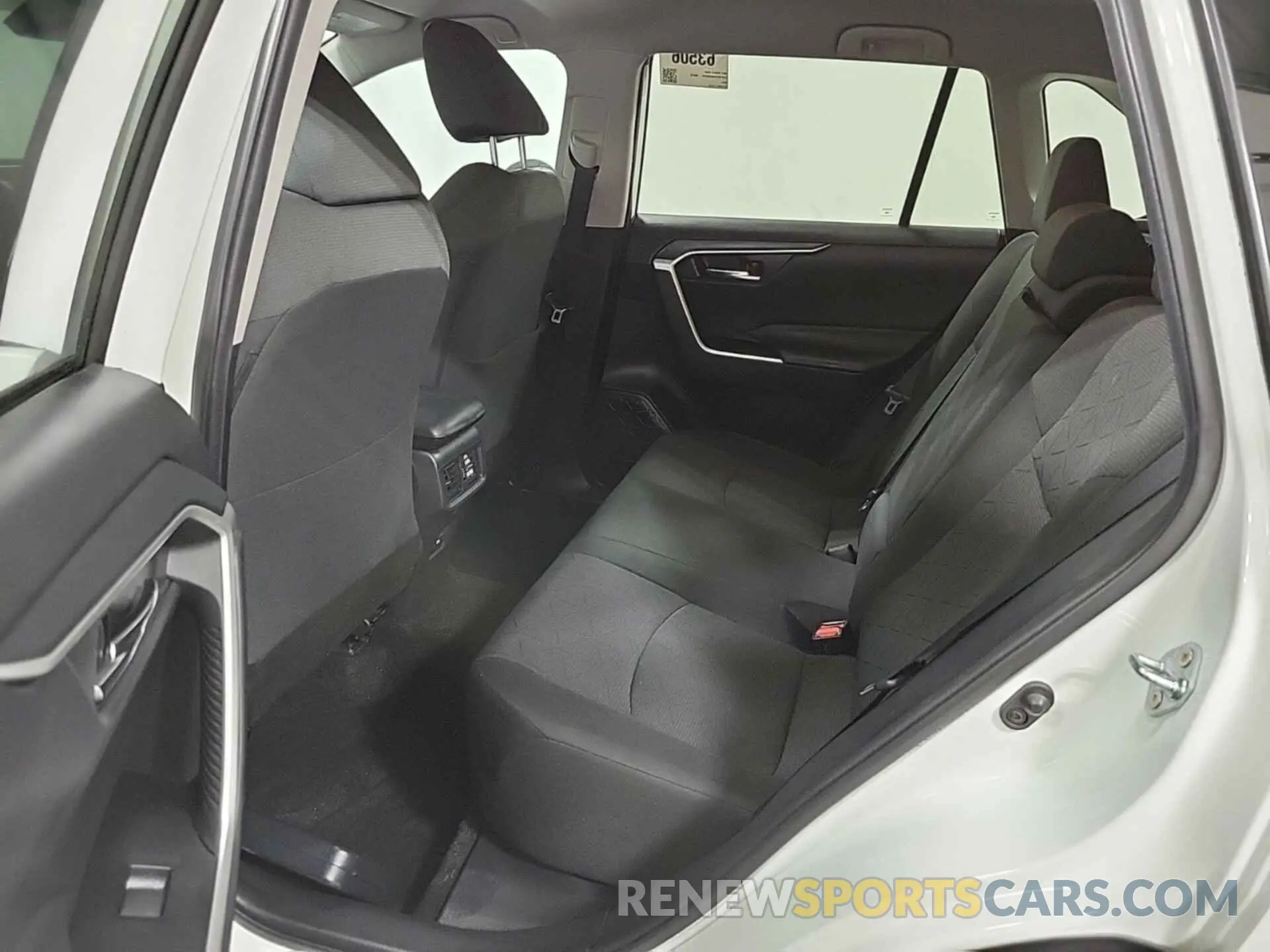 1 Photograph of a damaged car 2T3P1RFV4MC236754 TOYOTA RAV4 2021