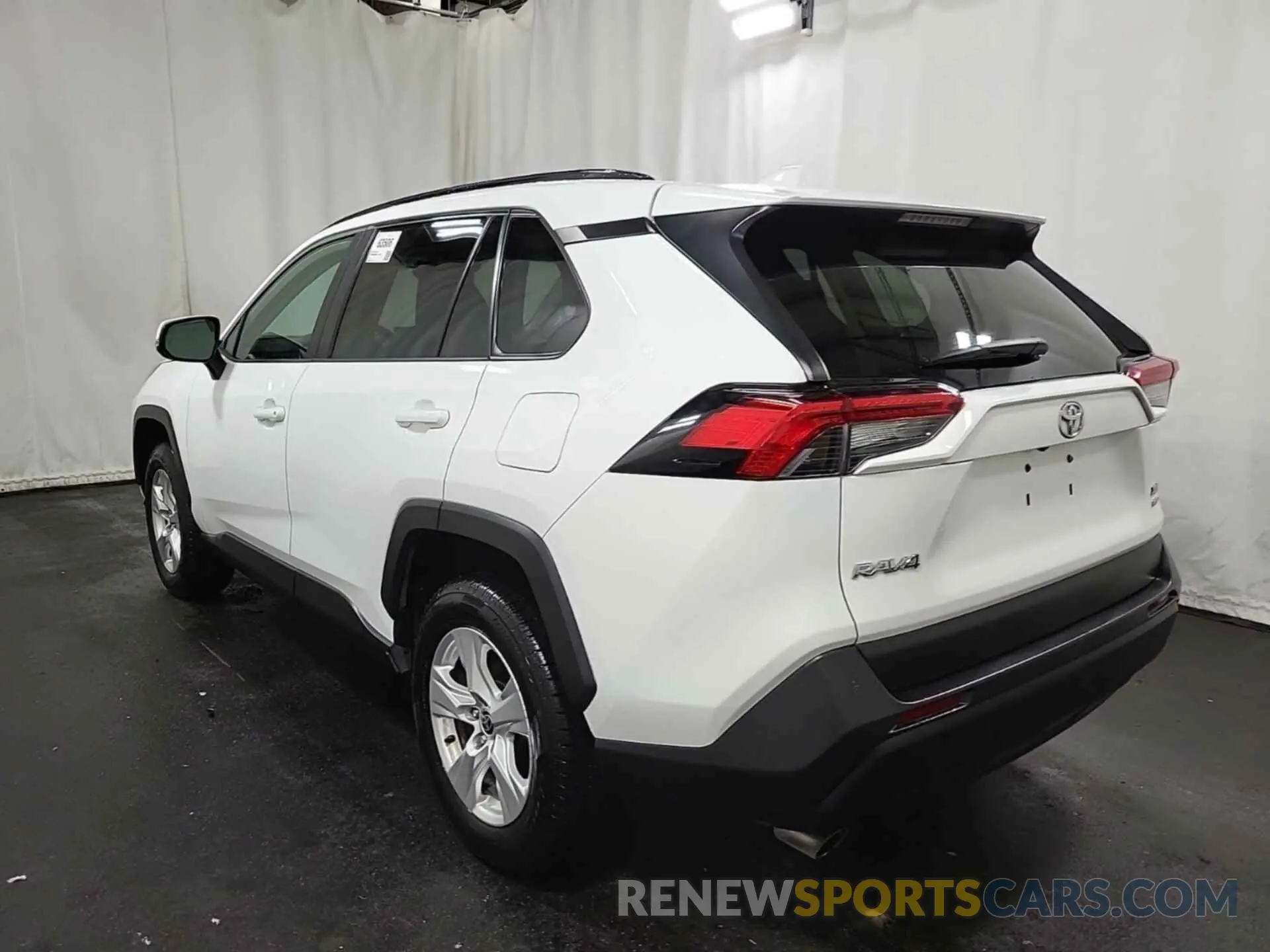 4 Photograph of a damaged car 2T3P1RFV4MC236754 TOYOTA RAV4 2021