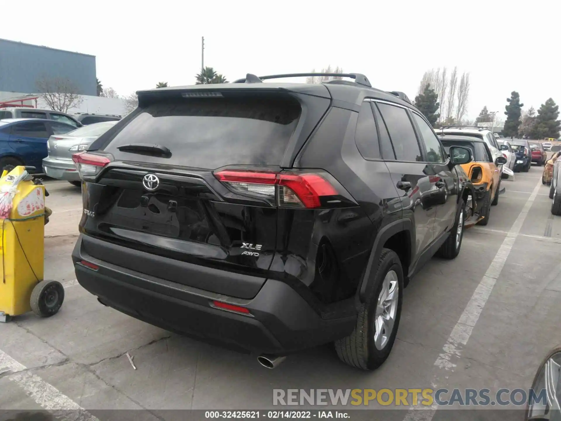 4 Photograph of a damaged car 2T3P1RFV4MC248631 TOYOTA RAV4 2021