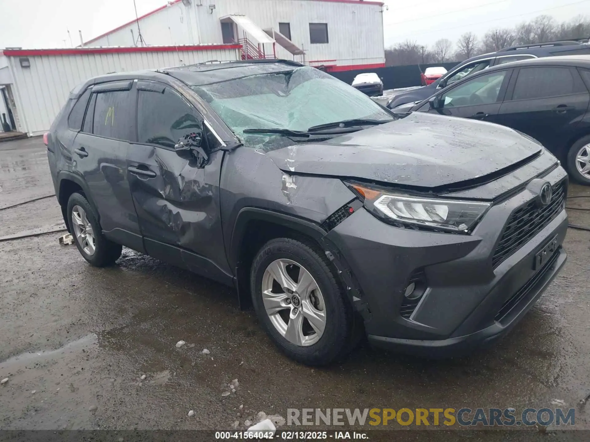 1 Photograph of a damaged car 2T3P1RFV4MC255501 TOYOTA RAV4 2021