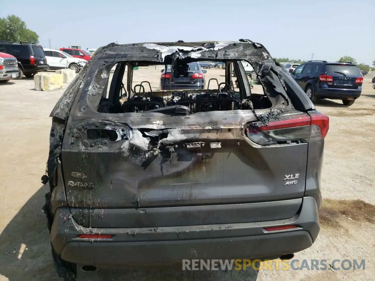 6 Photograph of a damaged car 2T3P1RFV4MW141304 TOYOTA RAV4 2021