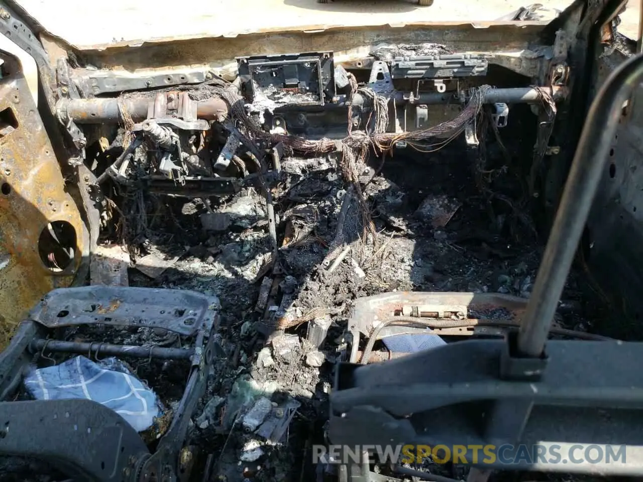 8 Photograph of a damaged car 2T3P1RFV4MW141304 TOYOTA RAV4 2021