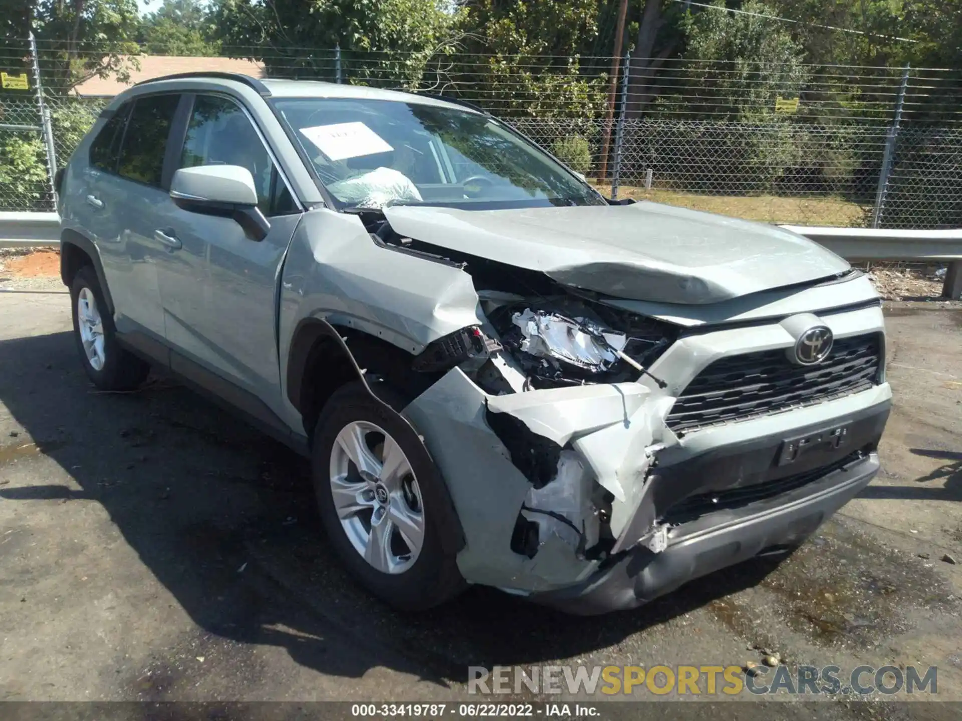 1 Photograph of a damaged car 2T3P1RFV4MW153629 TOYOTA RAV4 2021